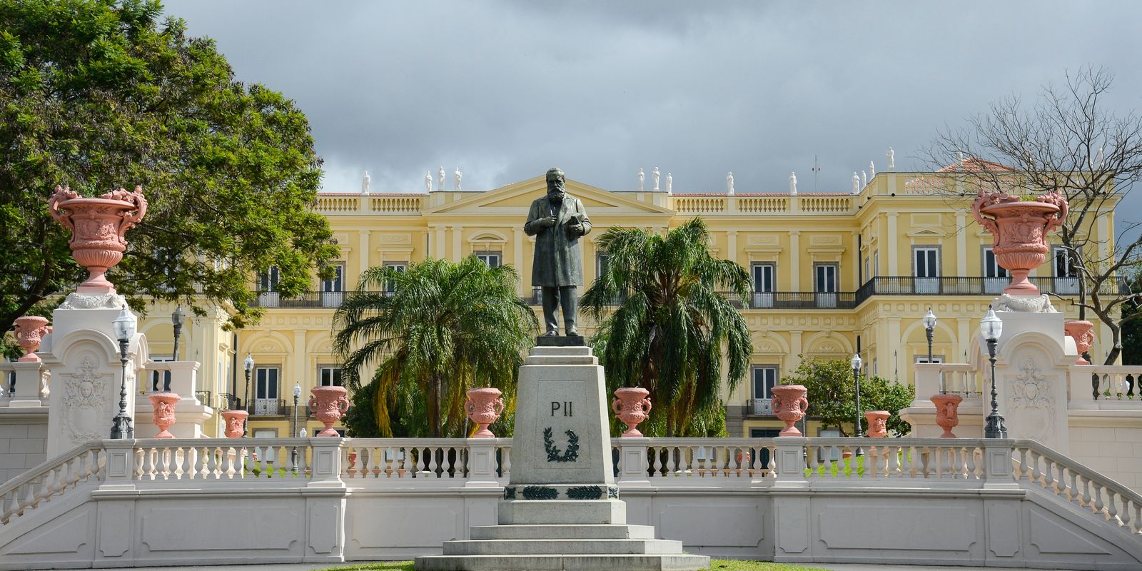 A Universidade Federal do Rio de Janeiro (UFRJ) promove neste domingo (30) a 8ª edição do Festival Museu Nacional Vive, uma celebração que reúne ciência e cultura em um só…