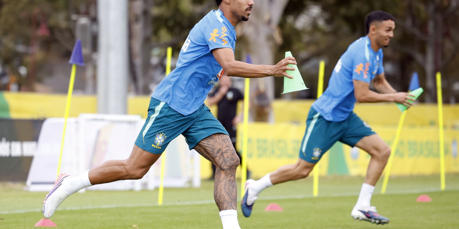 Quase três meses após queda na Copa, seleção joga às 7h (de Brasília), em Townsville. Matheuzinho, do Corinthians (foto), e Vitor Reis, do Manchester City (Inglaterra), terão 1ª…