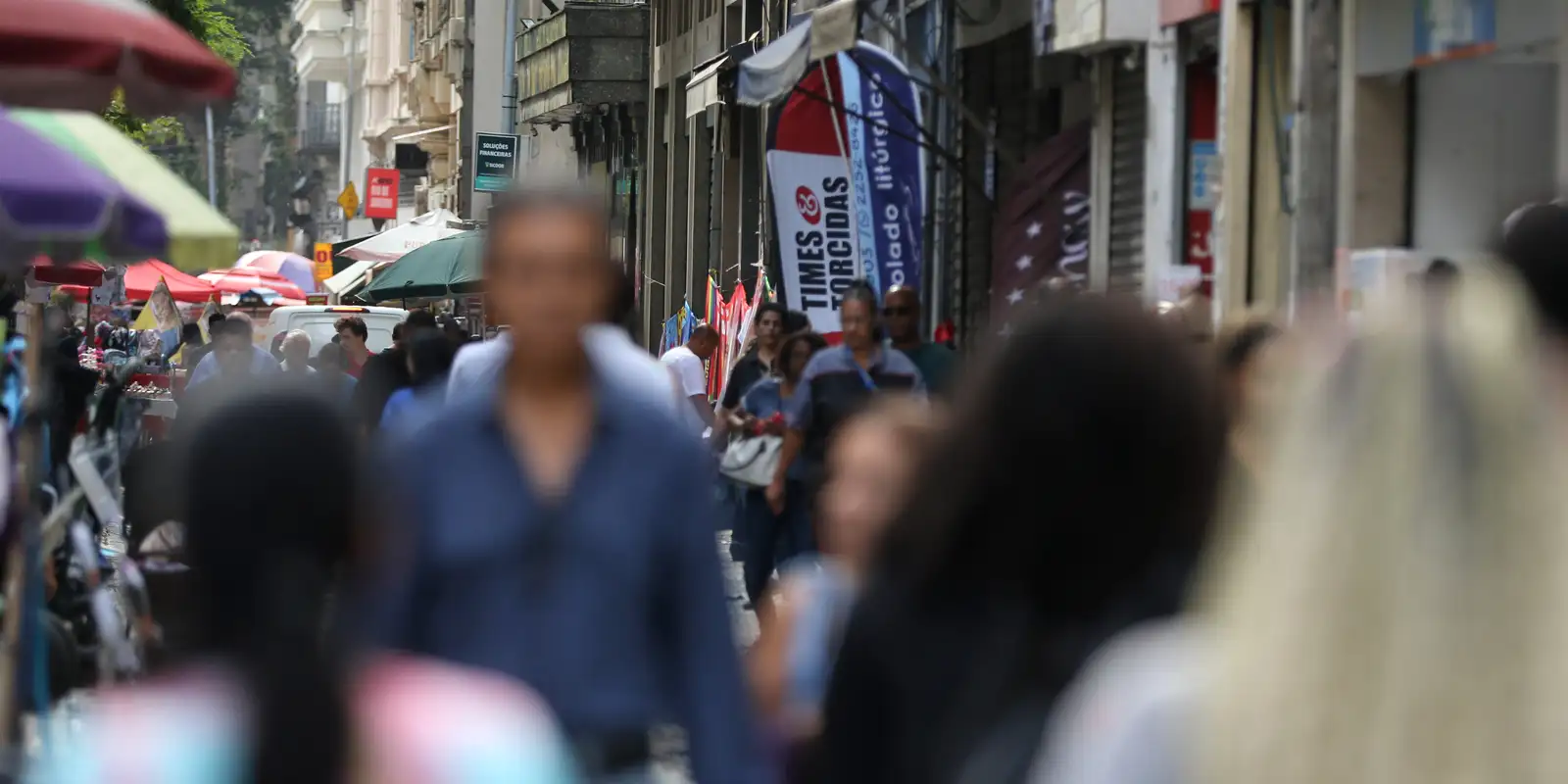 De acordo com dados do Tribunal Superior Eleitoral, o número de candidatos saltou de 13 para 70 entre 2022 e 2026