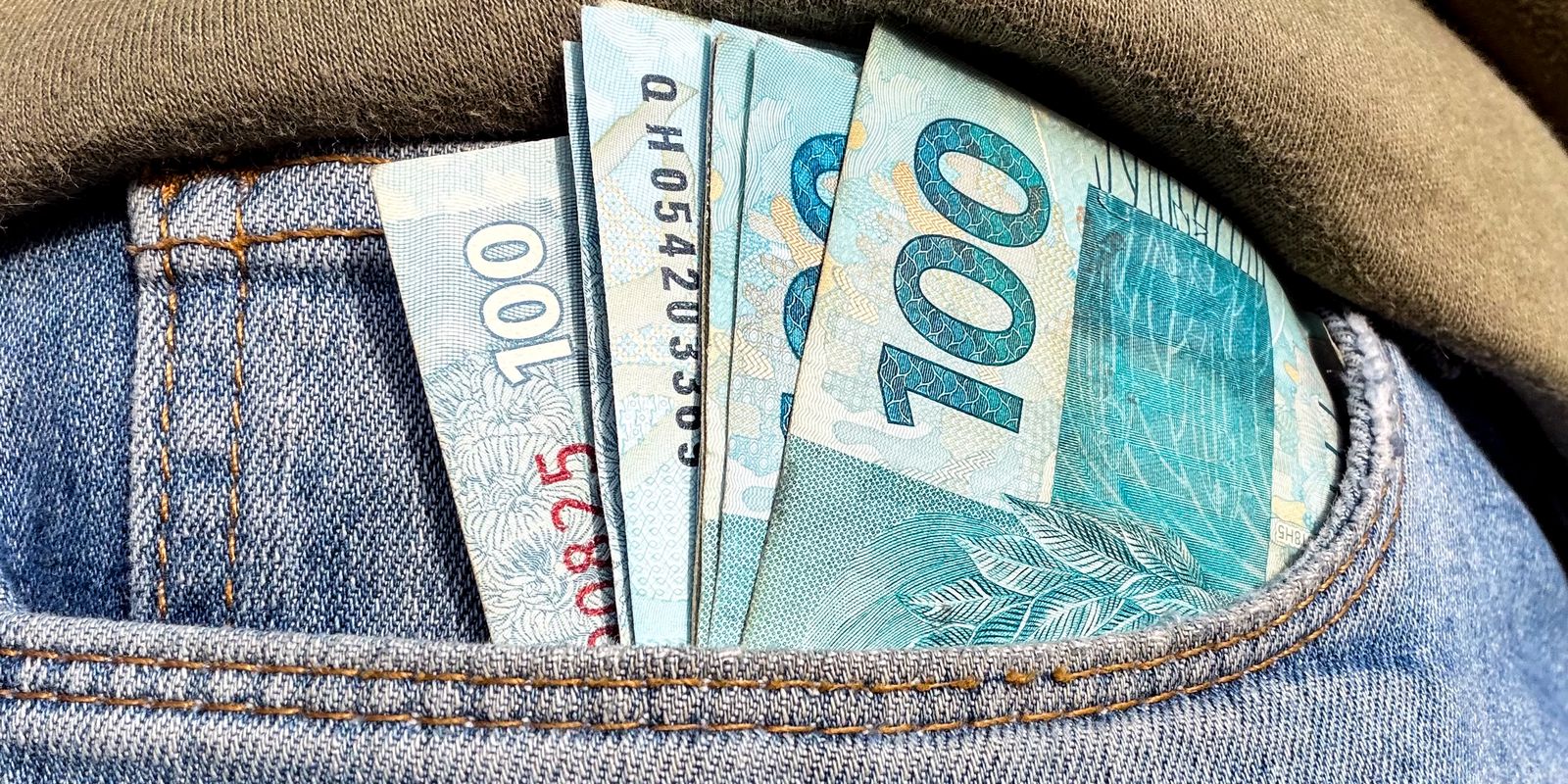 Resultado melhora em relação ao mesmo mês de 2025 e fica abaixo das expectativas do mercado.