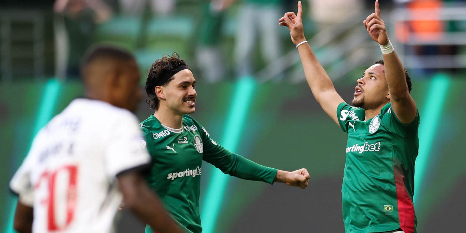 Os gols de Flaco López (2), Vitor Roque e Maurício (que descontou para o Vasco), todos no segundo tempo, levaram o time de Abel Ferreira aos 51 pontos na tabela.