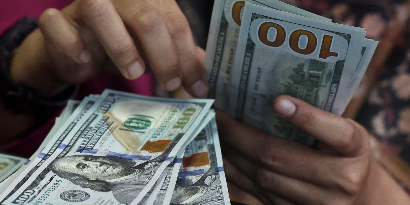 Ibovespa terminou o pregão em queda de 0,26%, aos 182.991,13 pontos, após oscilar entre a mínima de 181.931,36 e a máxima de 184.094,65 pontos.