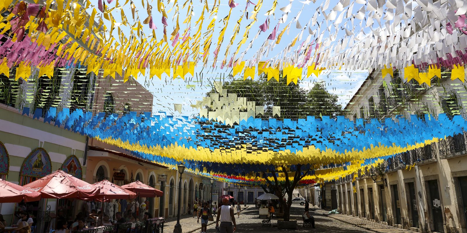 O Teatro Arthur Azevedo, em São Luís, recebe exposição sobre o dramaturgo maranhense com objetos históricos, obras raras e documentos até 22/11
