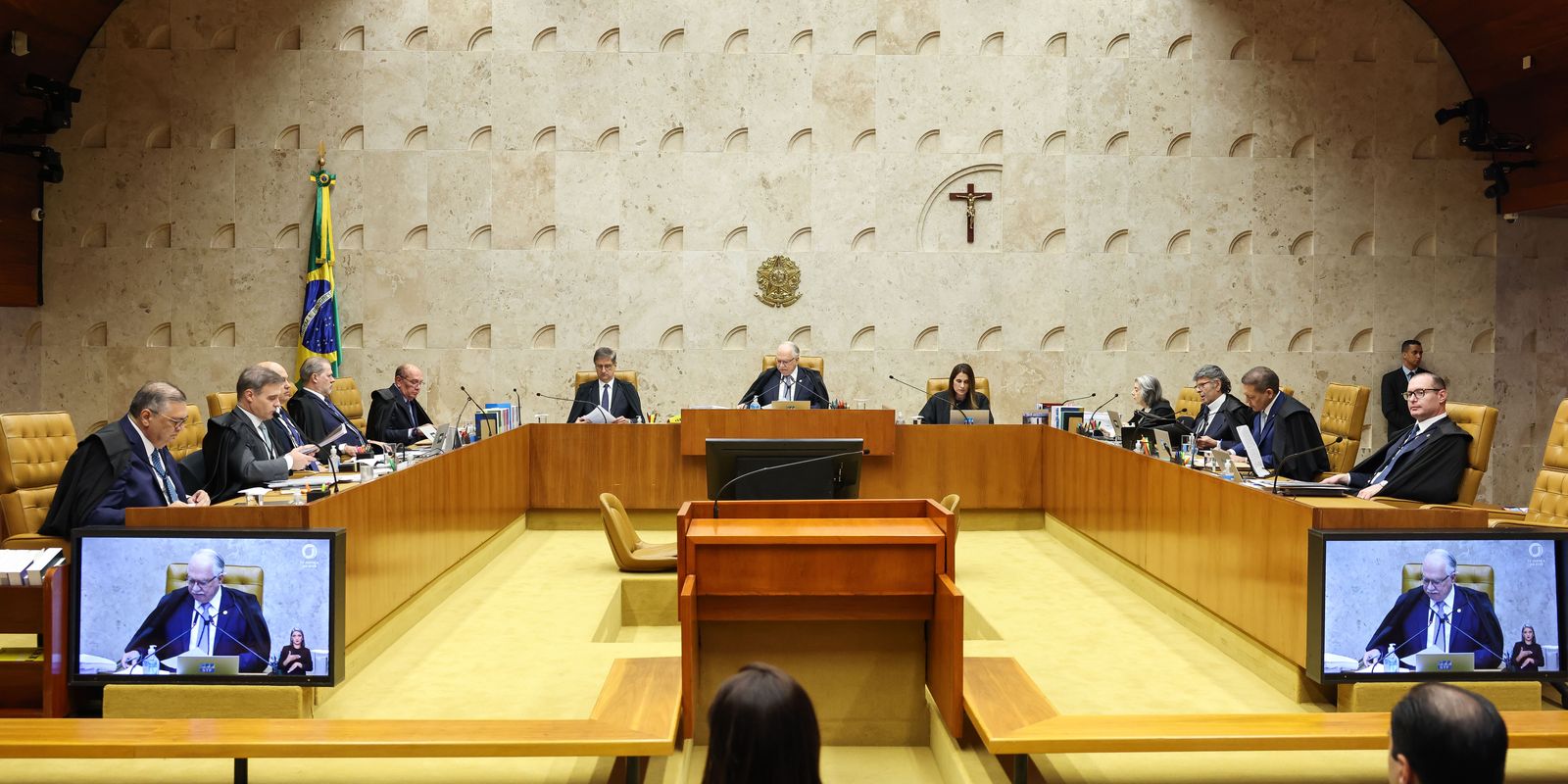 O plenário do STF analisa relatório da Polícia Federal que vincula Moraes ao ex-banqueiro Daniel Vorcaro, dono do antigo Master.