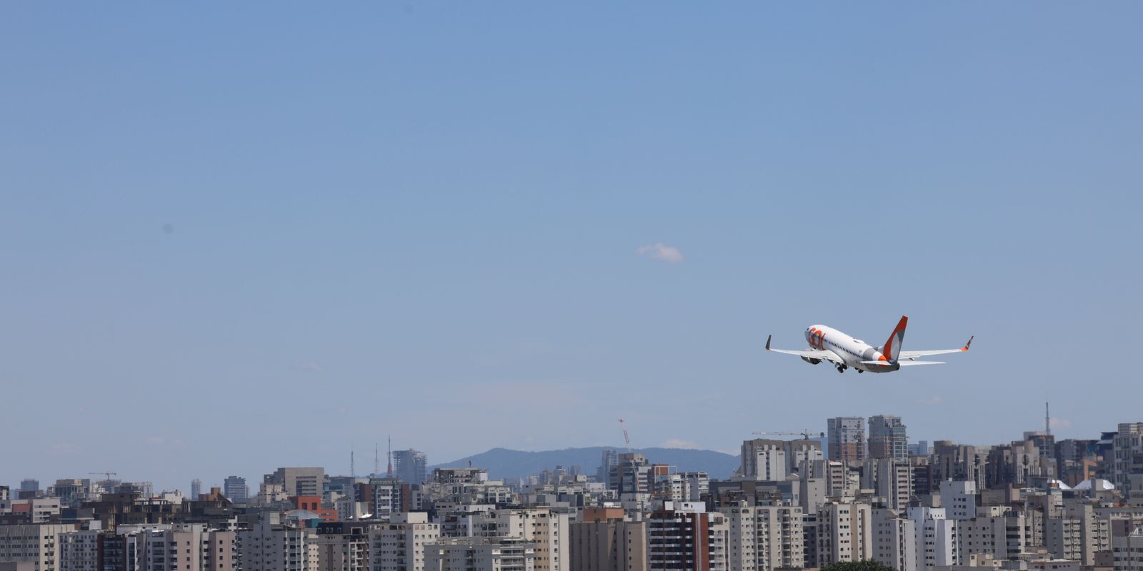 Medida é para combater mercado paralelo de slots (horários de pousos de decolagens) no aeroporto